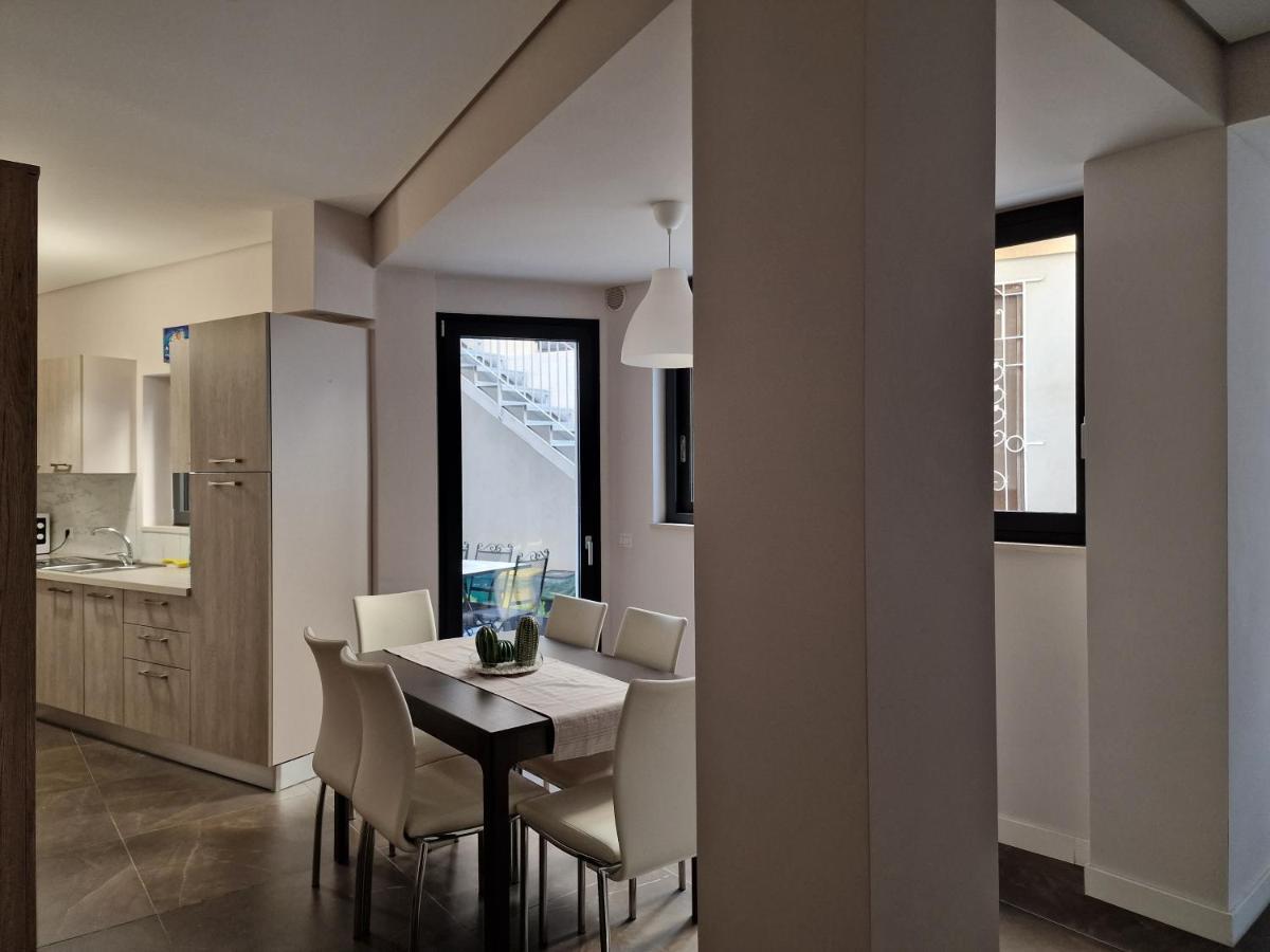 The White Domus Apartment Таормина Екстериор снимка